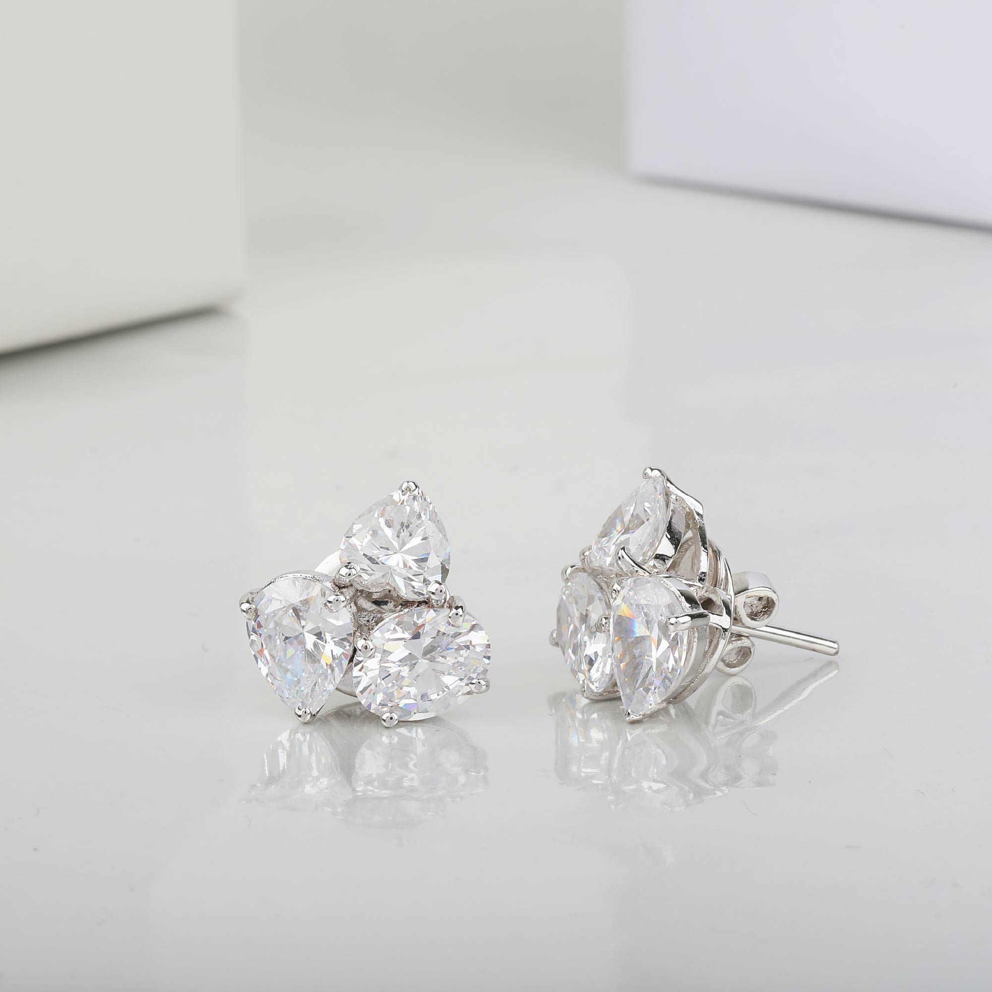 Hear, Pear and Oval Shaped Solitaire Tops