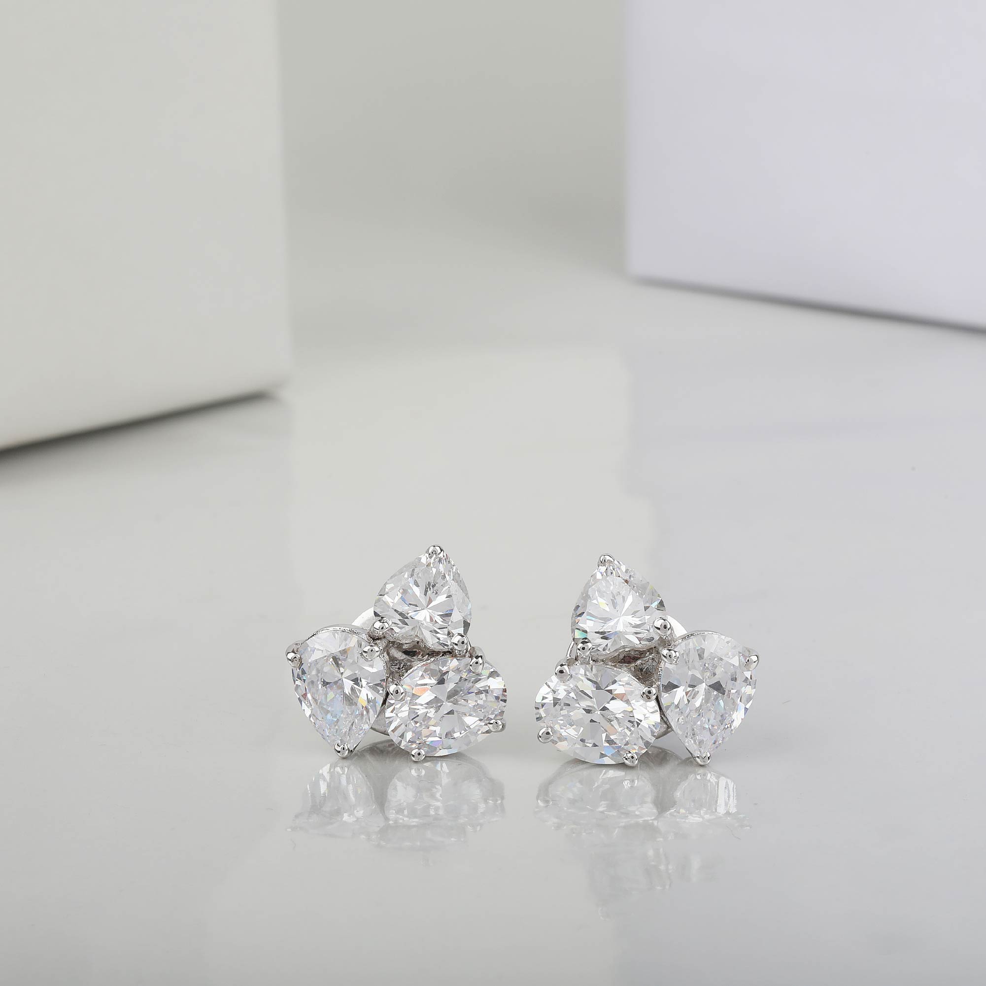 Hear, Pear and Oval Shaped Solitaire Tops